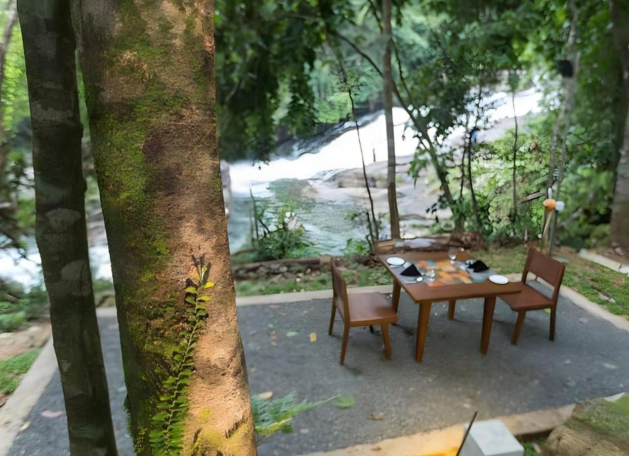 Palmstone Retreat Hotel Kitulgala Exterior photo